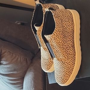 Leopard print slip on shoes. Size women's 8.